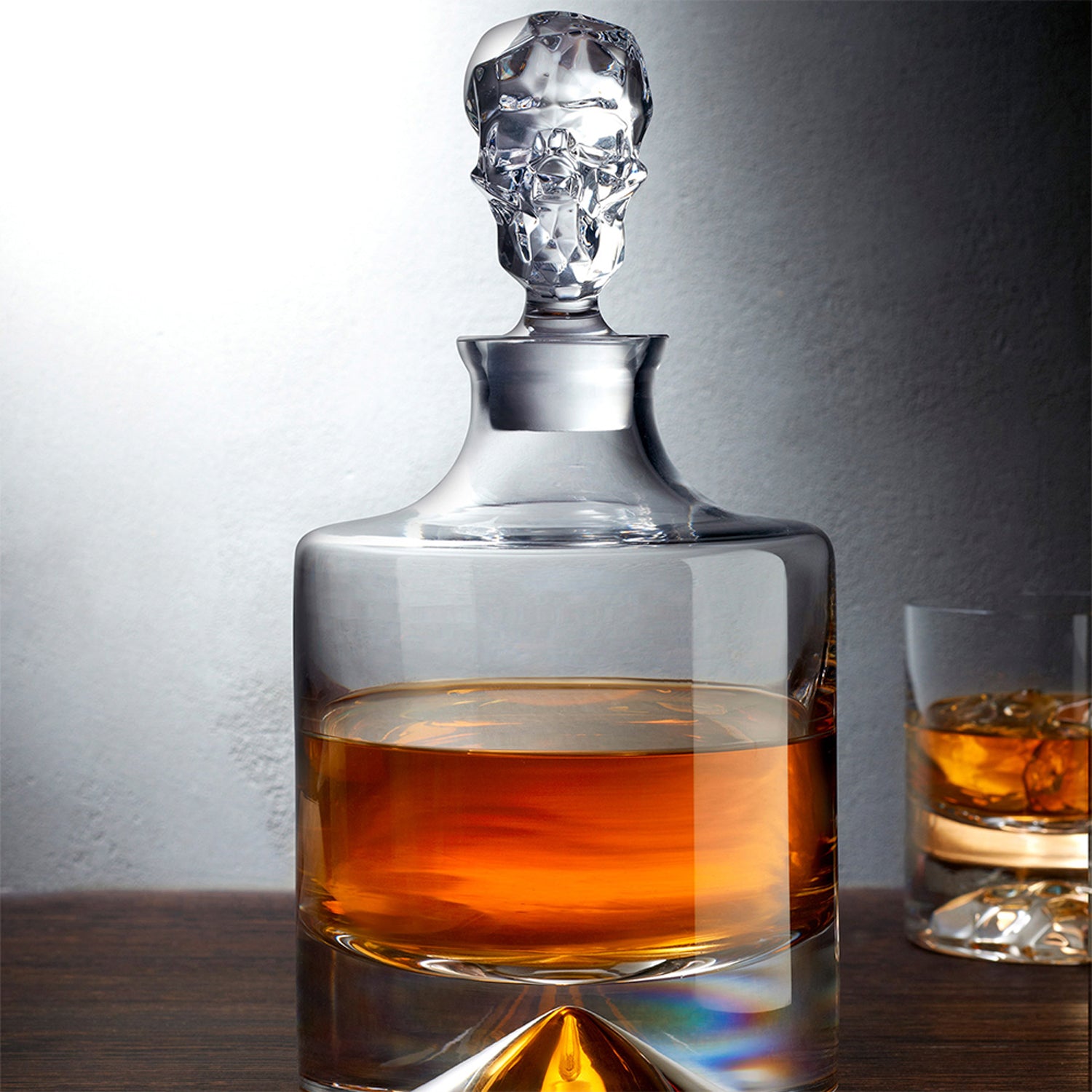 Shade Crystal Whiskey Bottle with Crystal Skull Stopper